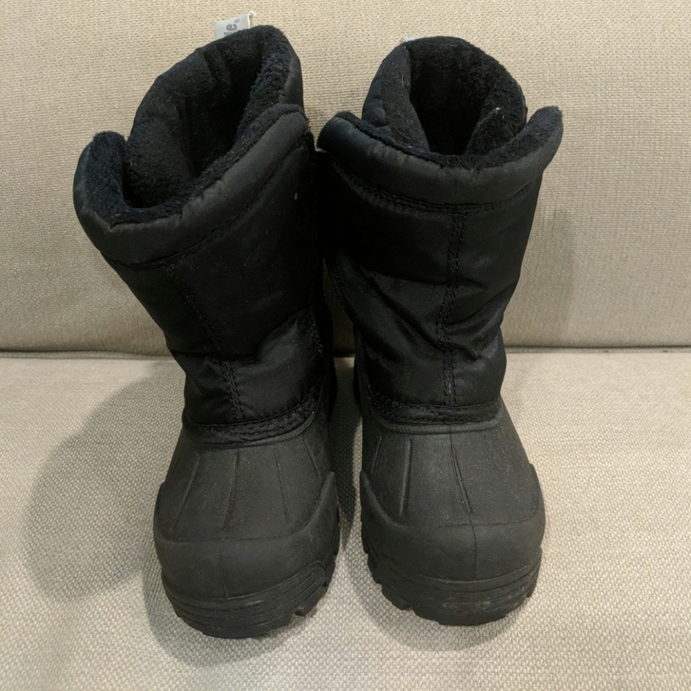 Snow boots